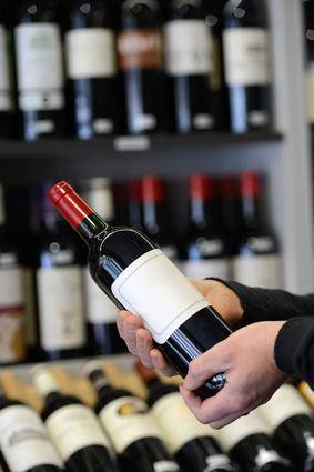 étiquette bouteille de vin près de Dracé